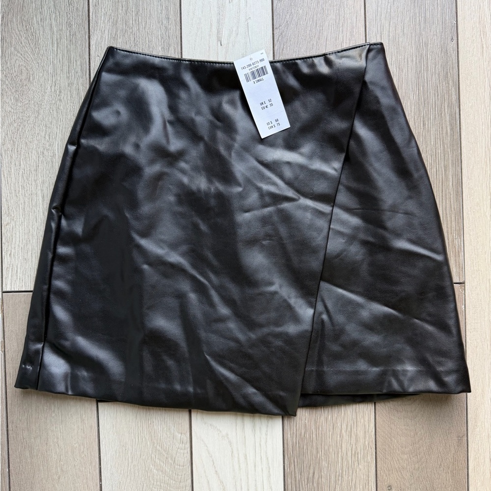 Abercrombie & Fitch Black Mini Skirt